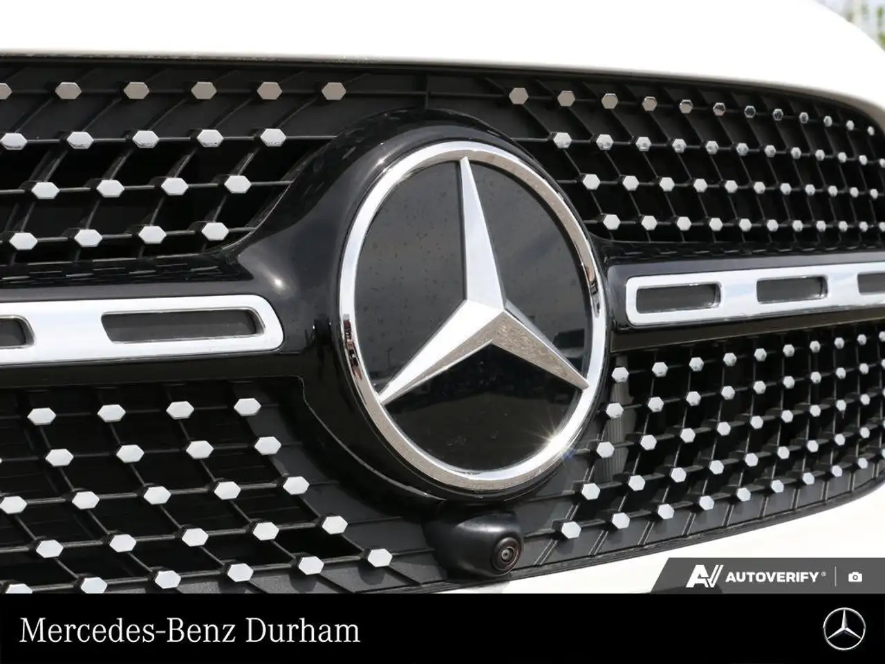 Mercedes-Benz GLB снимка Mercedes-Benz GLB