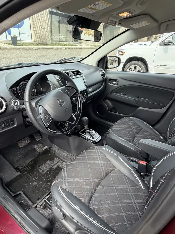 Mitsubishi Mirage снимка Mitsubishi Mirage