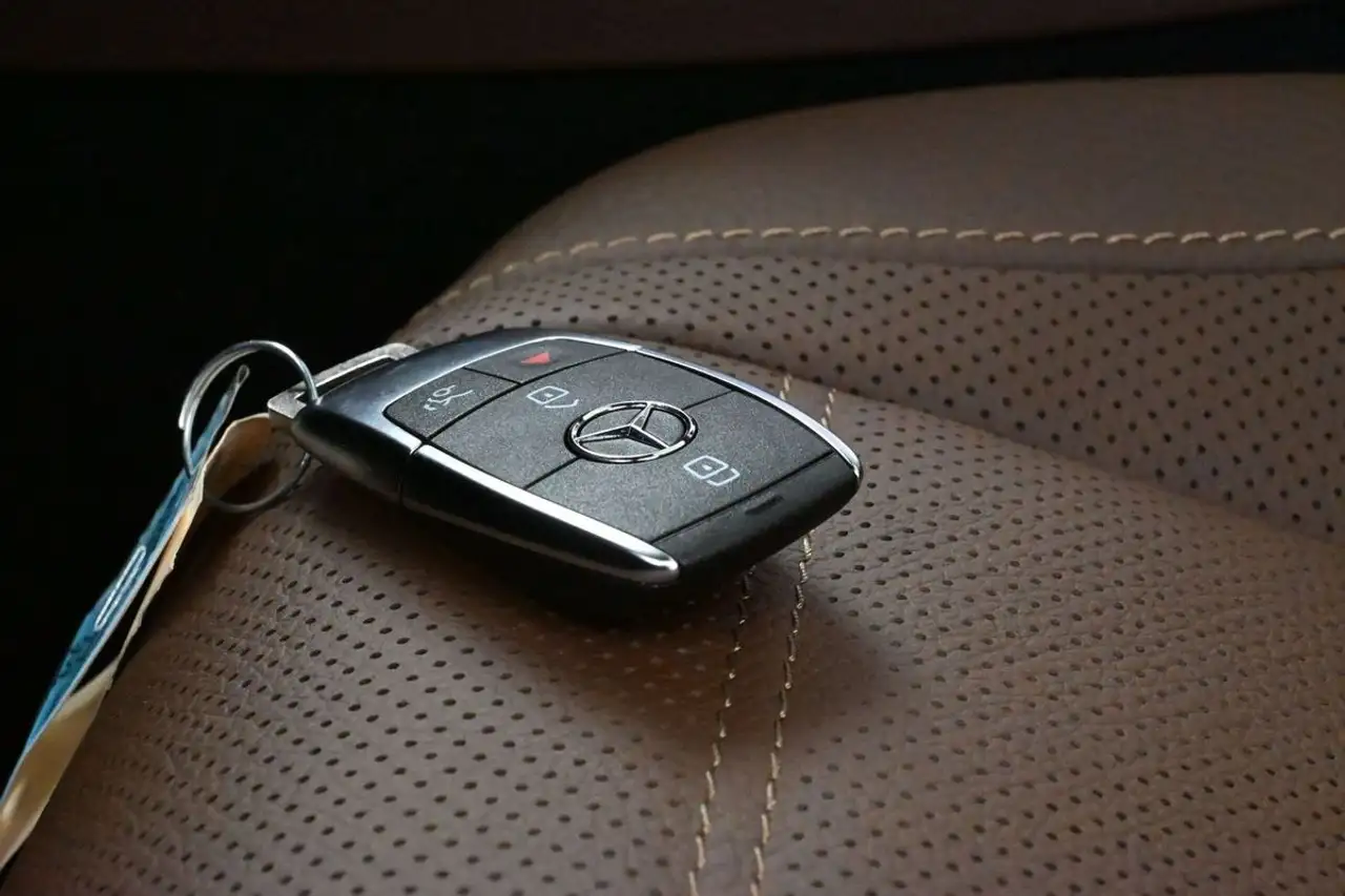 Mercedes-Benz GLE снимка Mercedes-Benz GLE