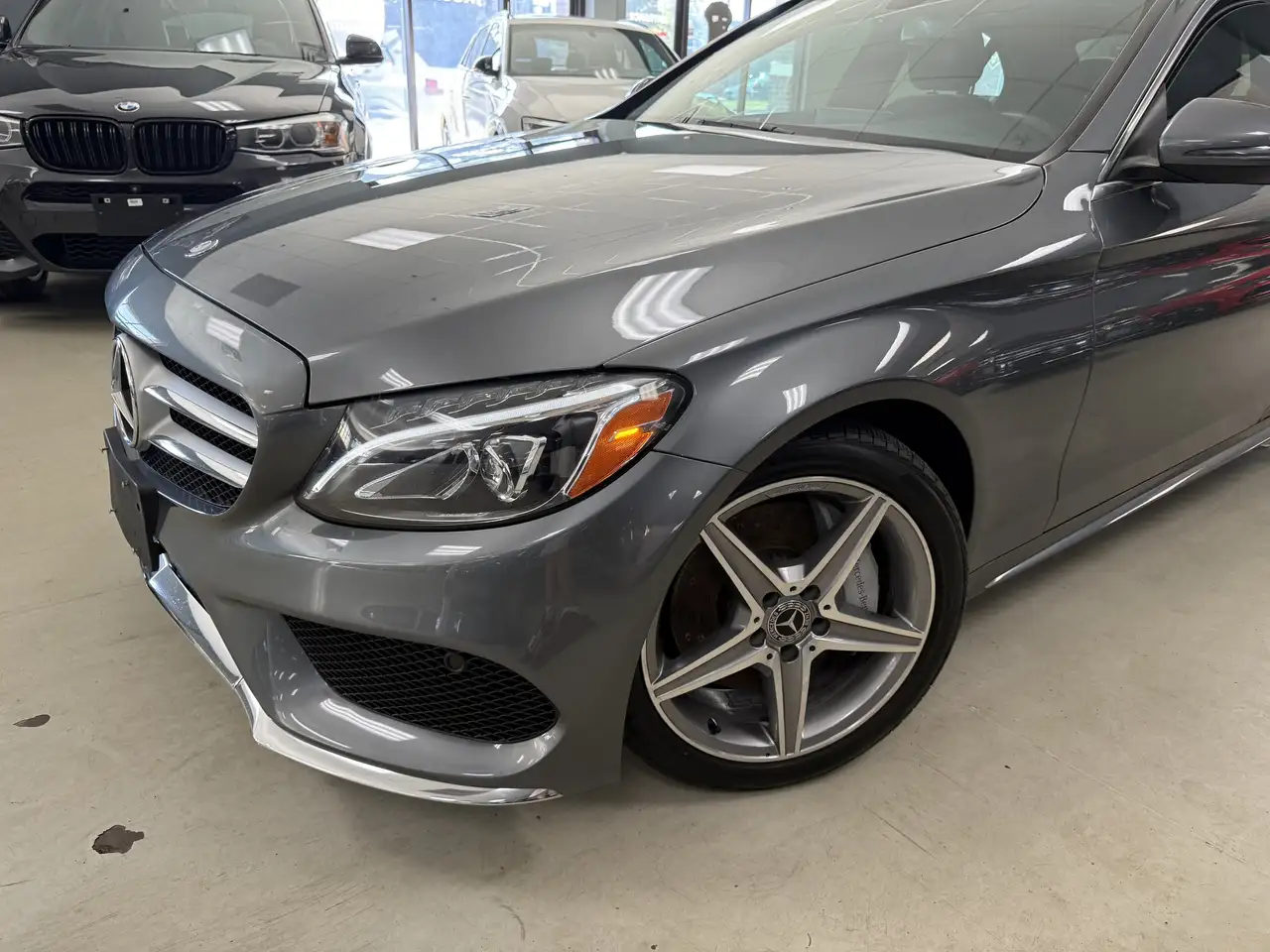 Mercedes-Benz C-Class снимка Mercedes-Benz C-Class