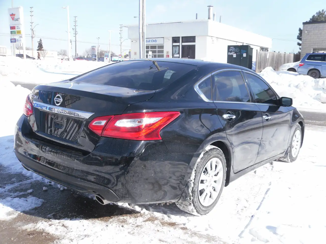 Nissan Altima снимка Nissan Altima