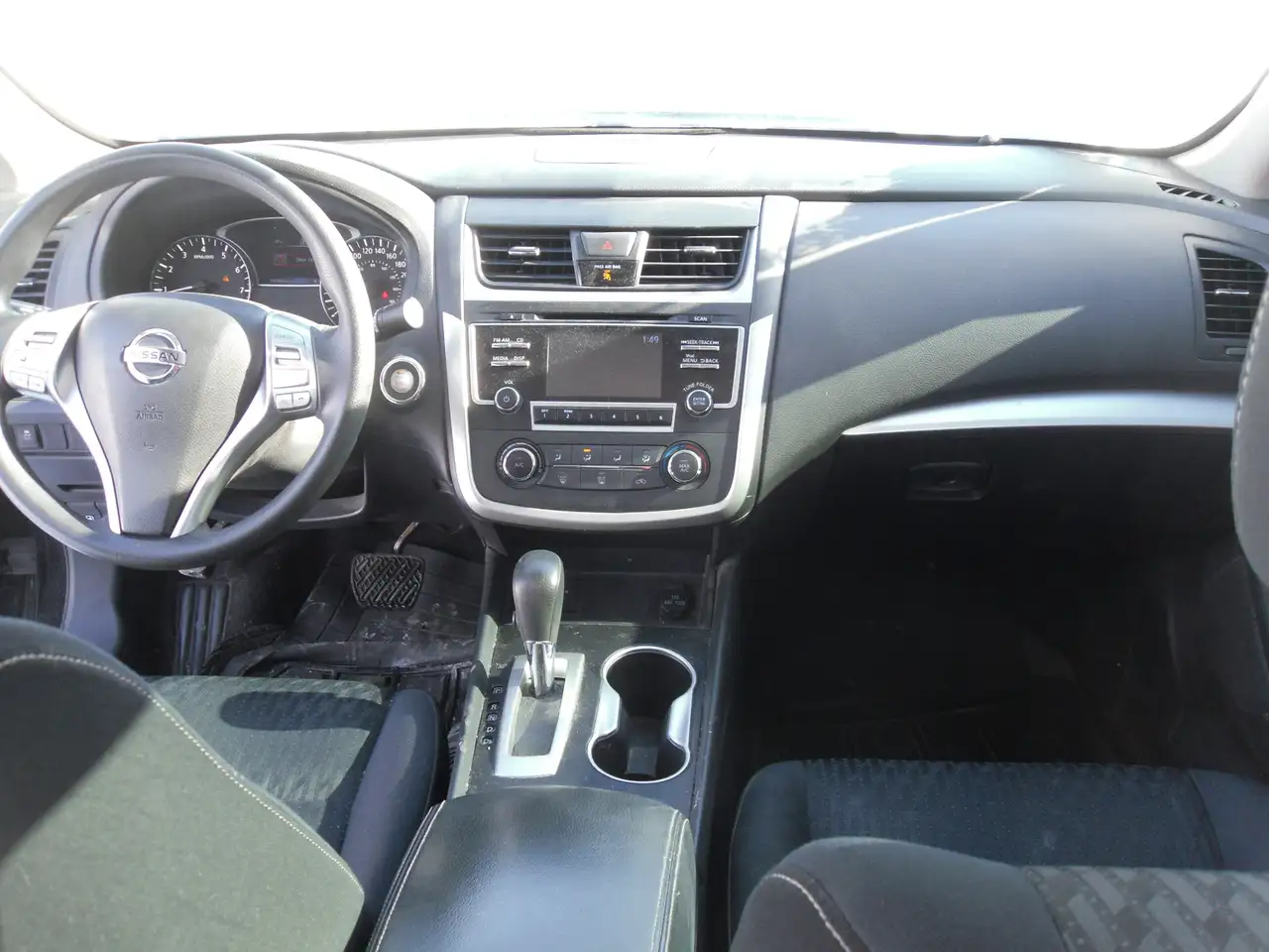 Nissan Altima снимка Nissan Altima