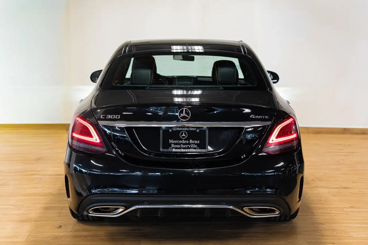 Mercedes-Benz C-Class снимка Mercedes-Benz C-Class