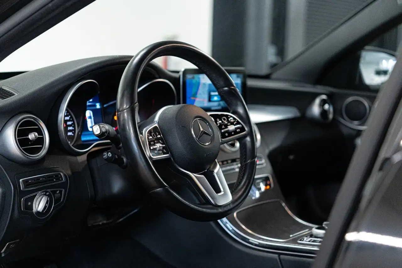 Mercedes-Benz C-Class снимка Mercedes-Benz C-Class