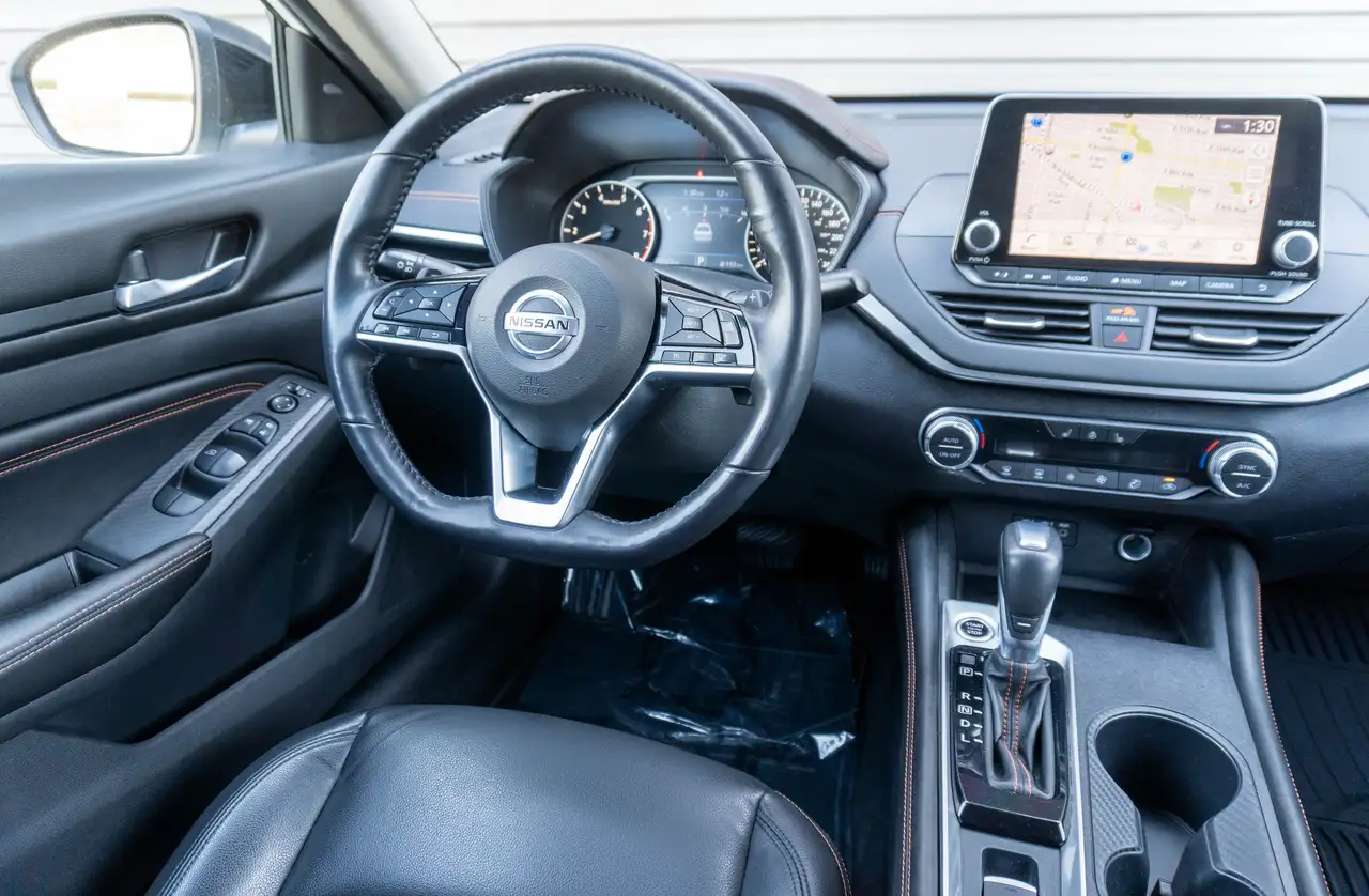 Nissan Altima снимка Nissan Altima