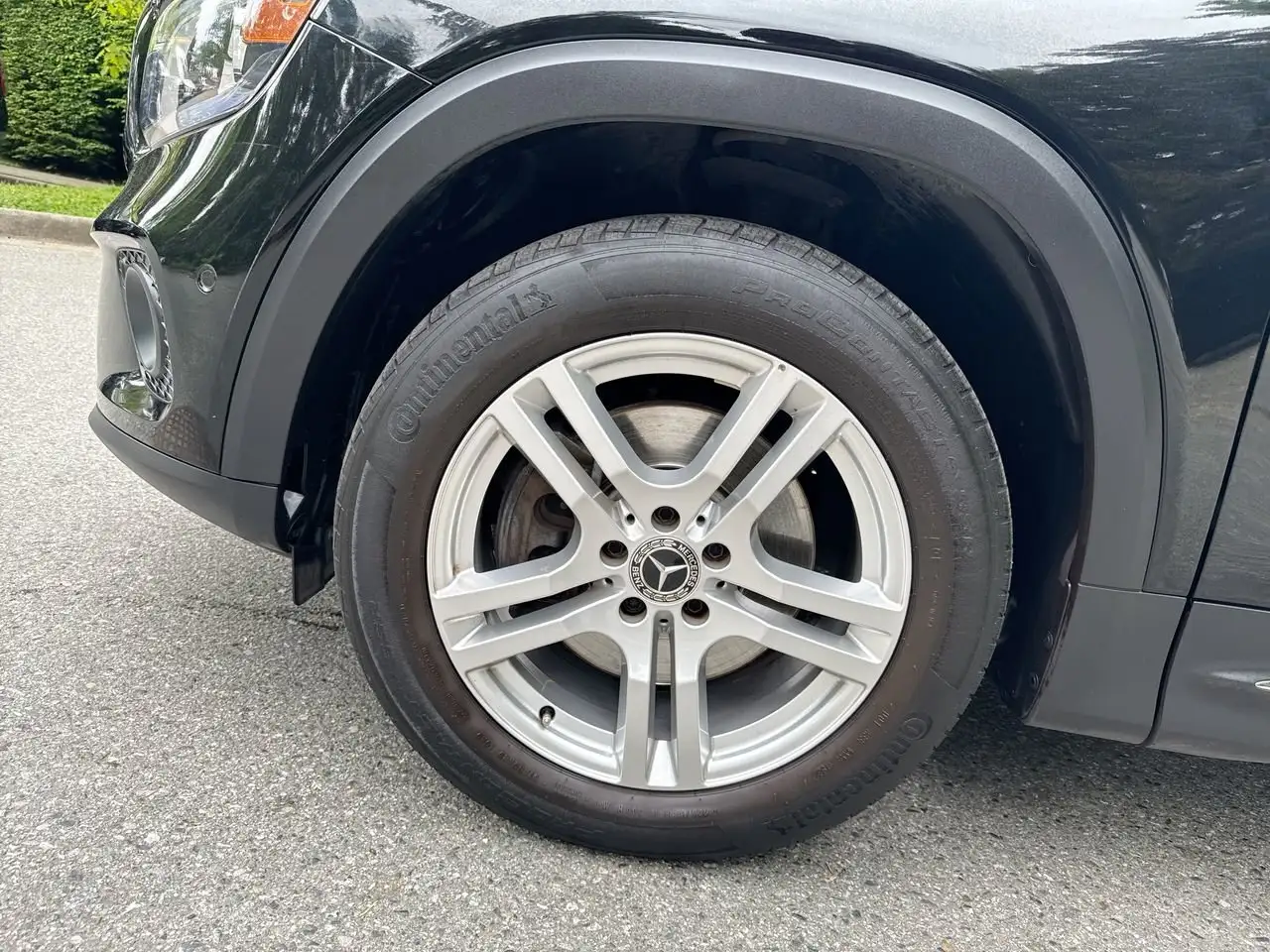 Mercedes-Benz GLB снимка Mercedes-Benz GLB