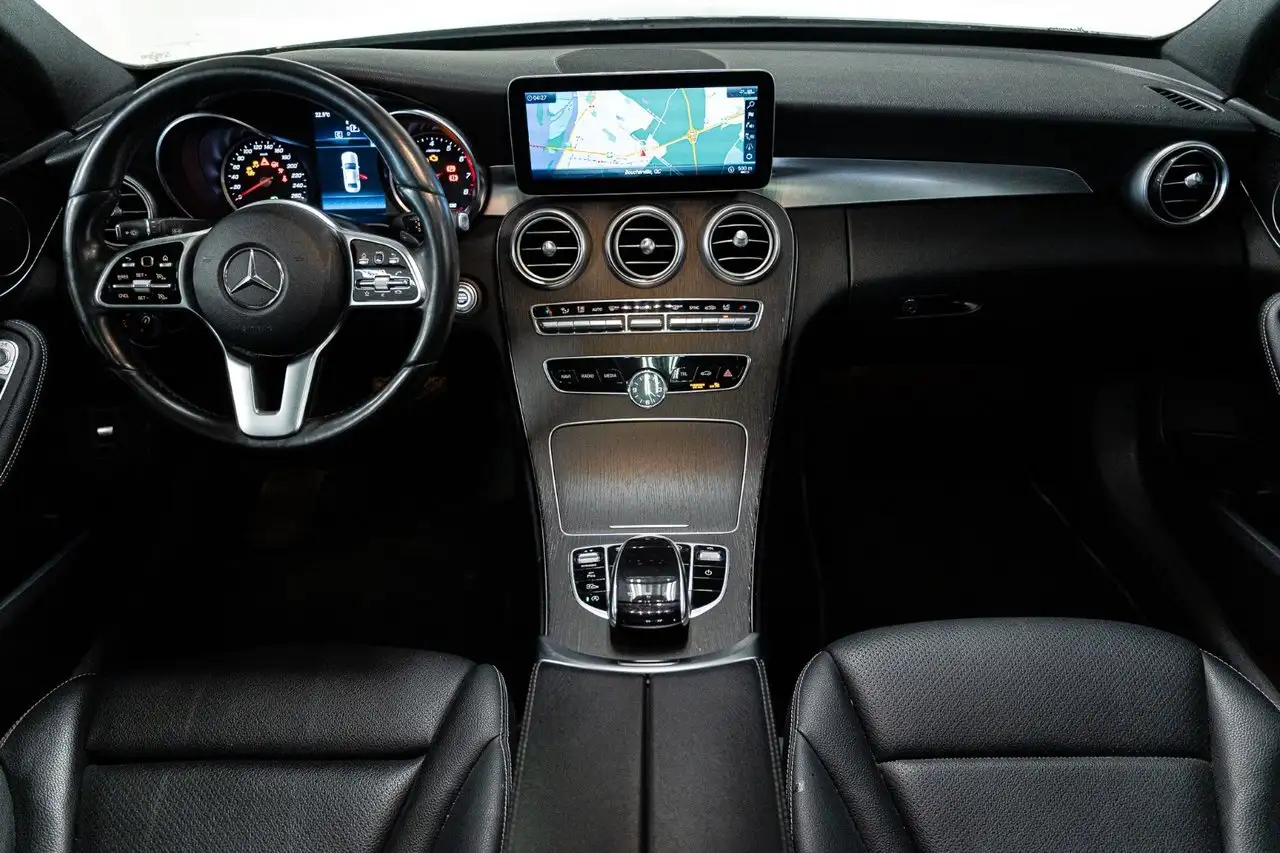 Mercedes-Benz C-Class снимка Mercedes-Benz C-Class