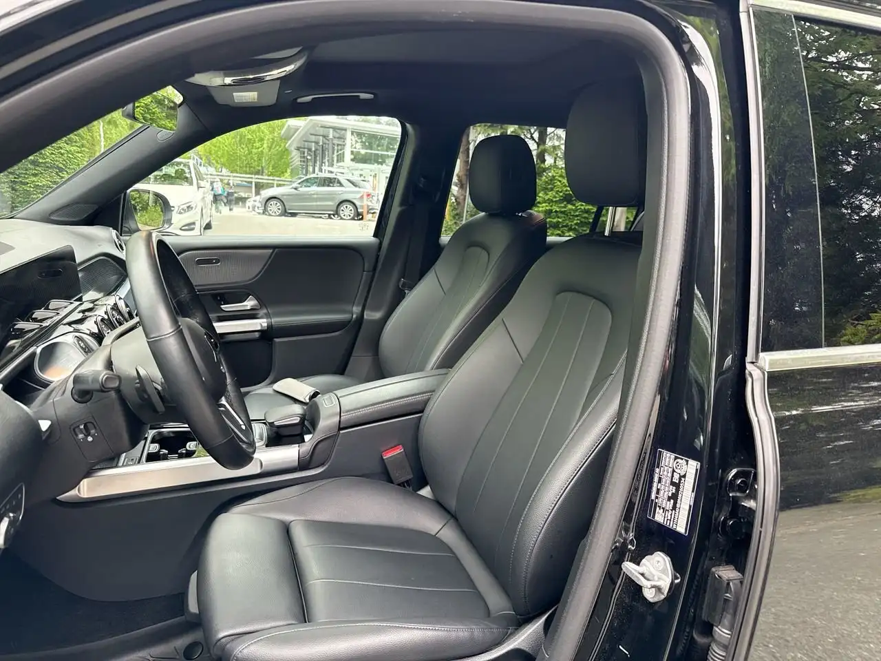 Mercedes-Benz GLB снимка Mercedes-Benz GLB