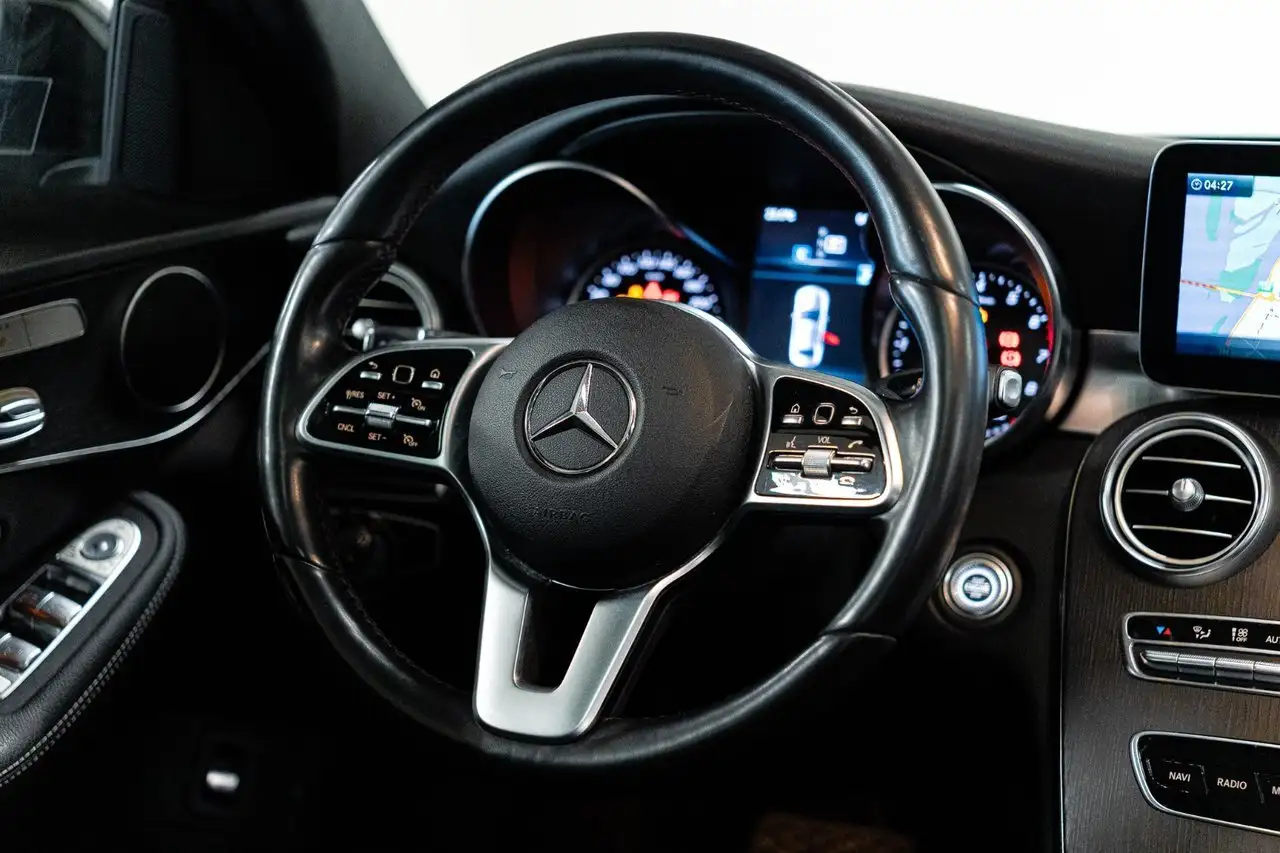 Mercedes-Benz C-Class снимка Mercedes-Benz C-Class