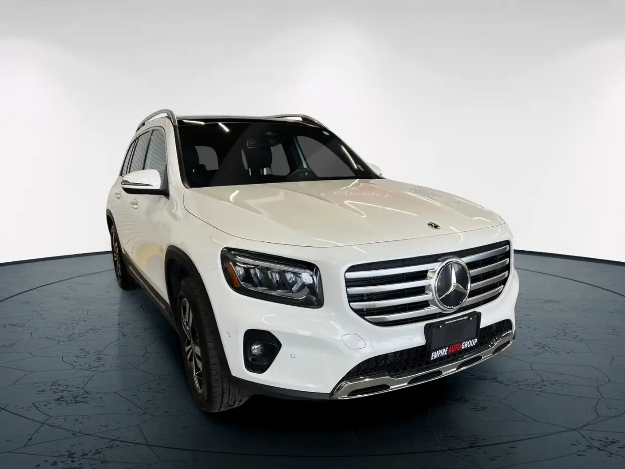 Mercedes-Benz GLB снимка Mercedes-Benz GLB