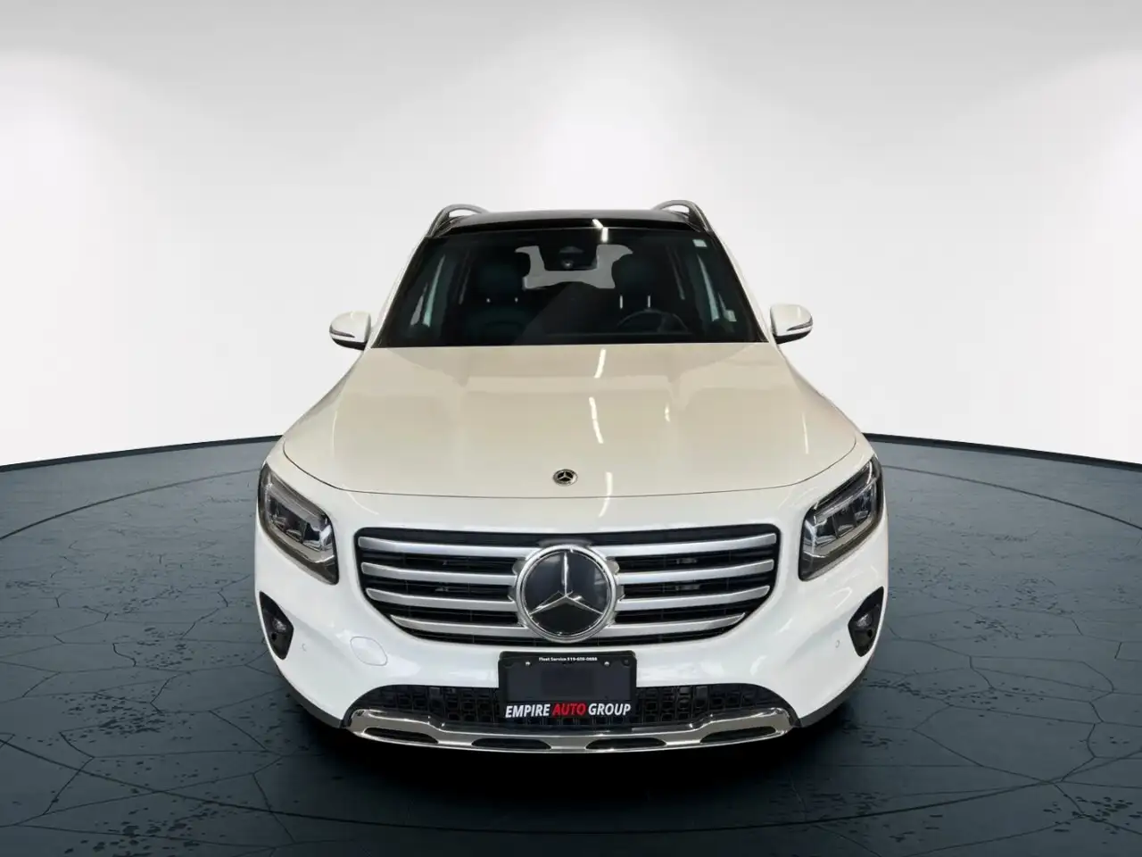 Mercedes-Benz GLB снимка Mercedes-Benz GLB