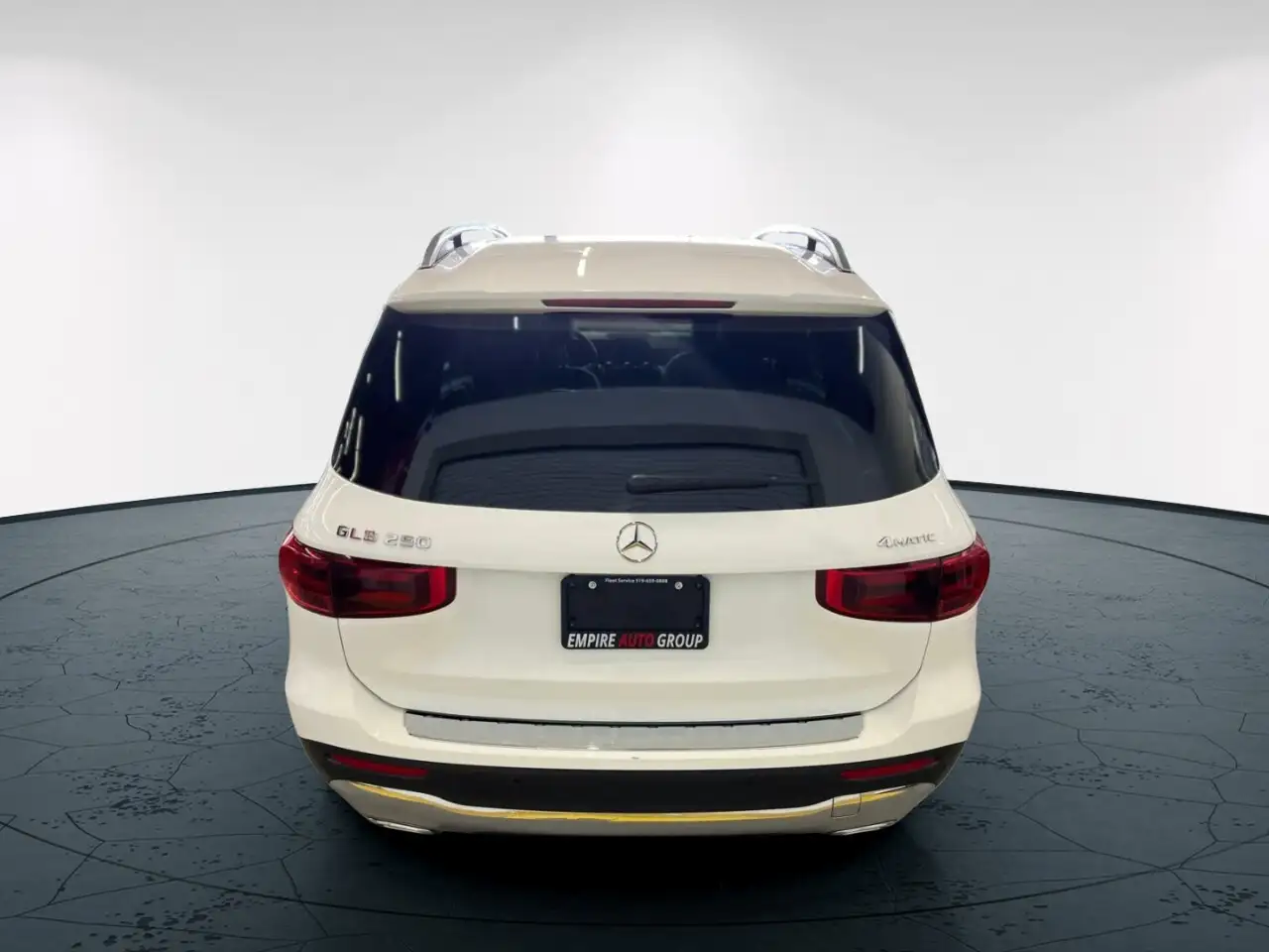 Mercedes-Benz GLB снимка Mercedes-Benz GLB