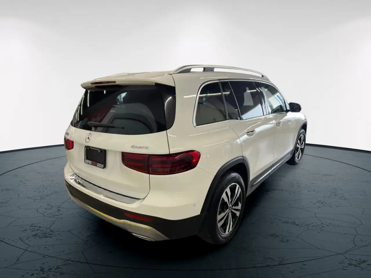 Mercedes-Benz GLB снимка Mercedes-Benz GLB