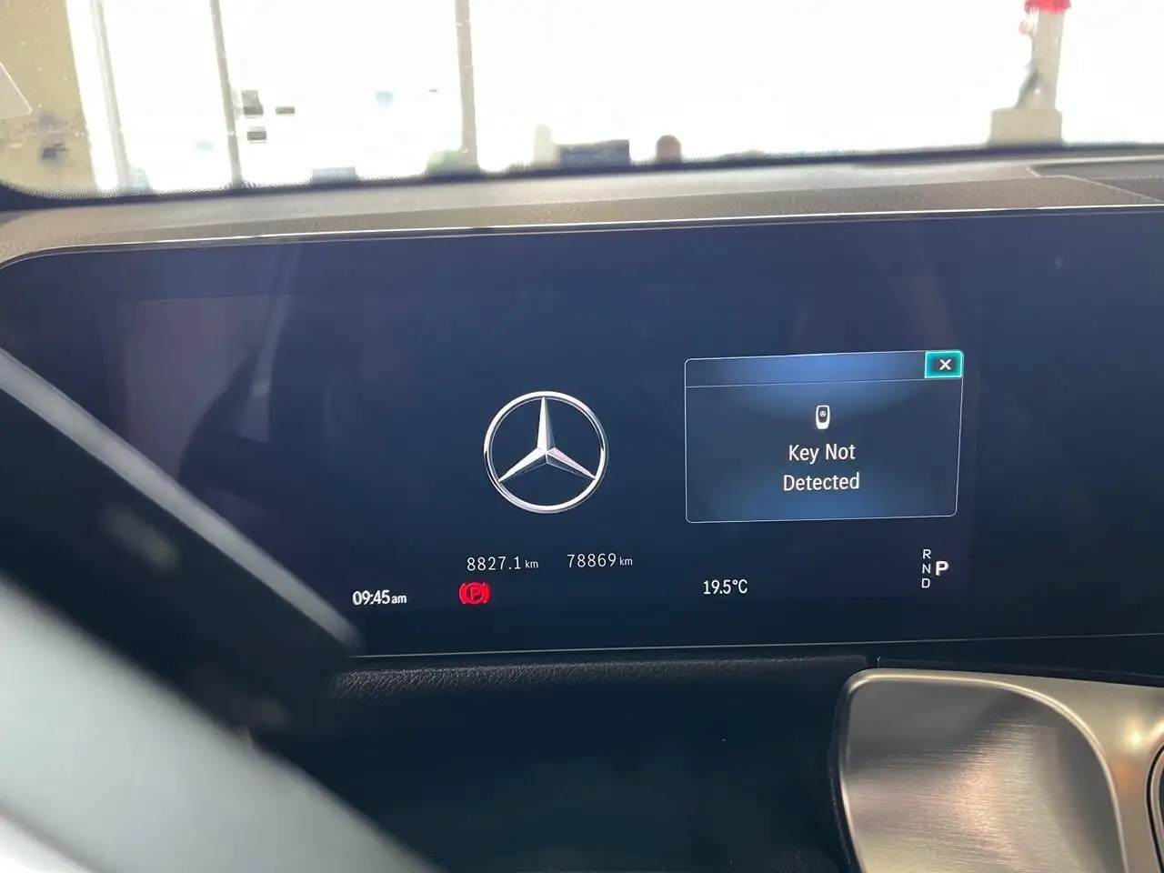 Mercedes-Benz GLB снимка Mercedes-Benz GLB