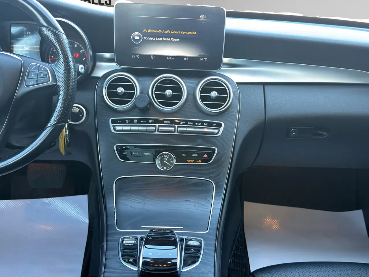 Mercedes-Benz C-Class снимка Mercedes-Benz C-Class