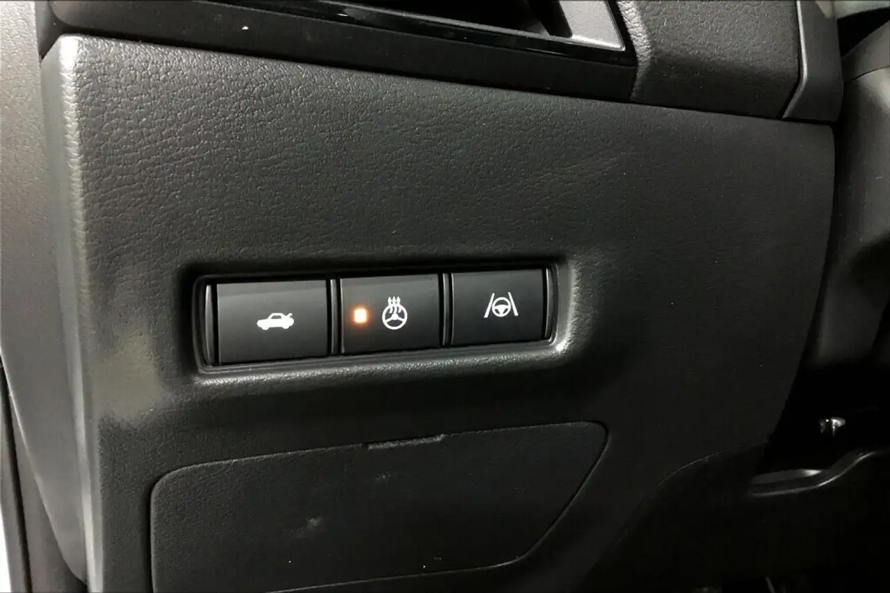 Nissan Sentra снимка Nissan Sentra
