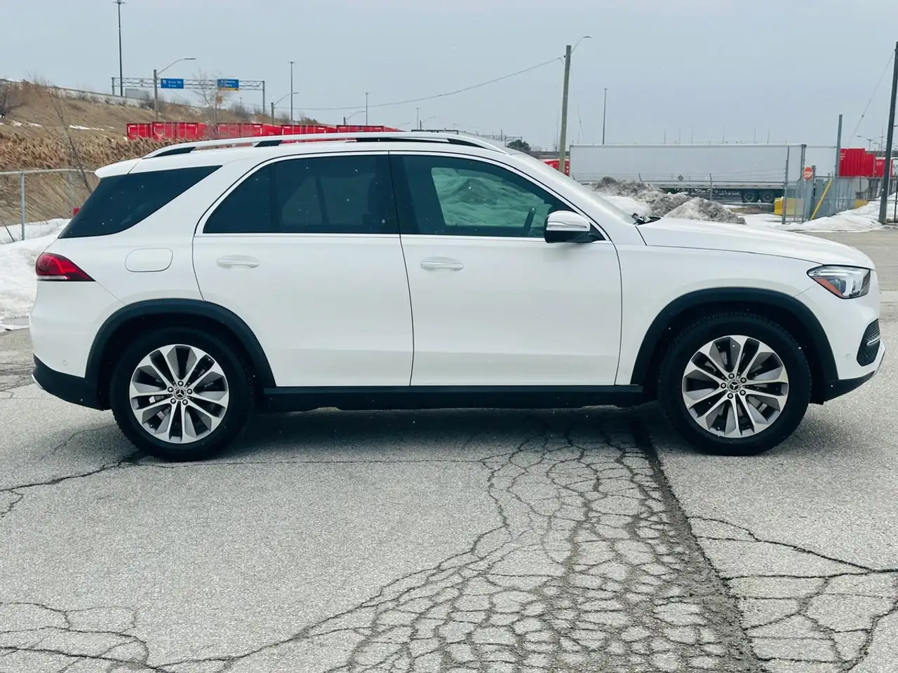 Mercedes-Benz GLE снимка Mercedes-Benz GLE