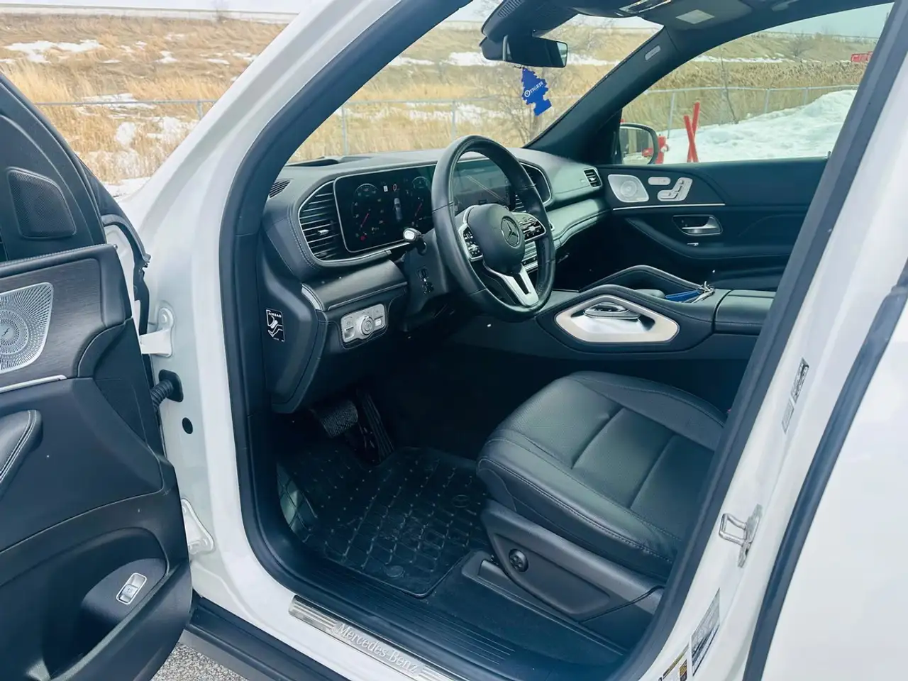 Mercedes-Benz GLE снимка Mercedes-Benz GLE