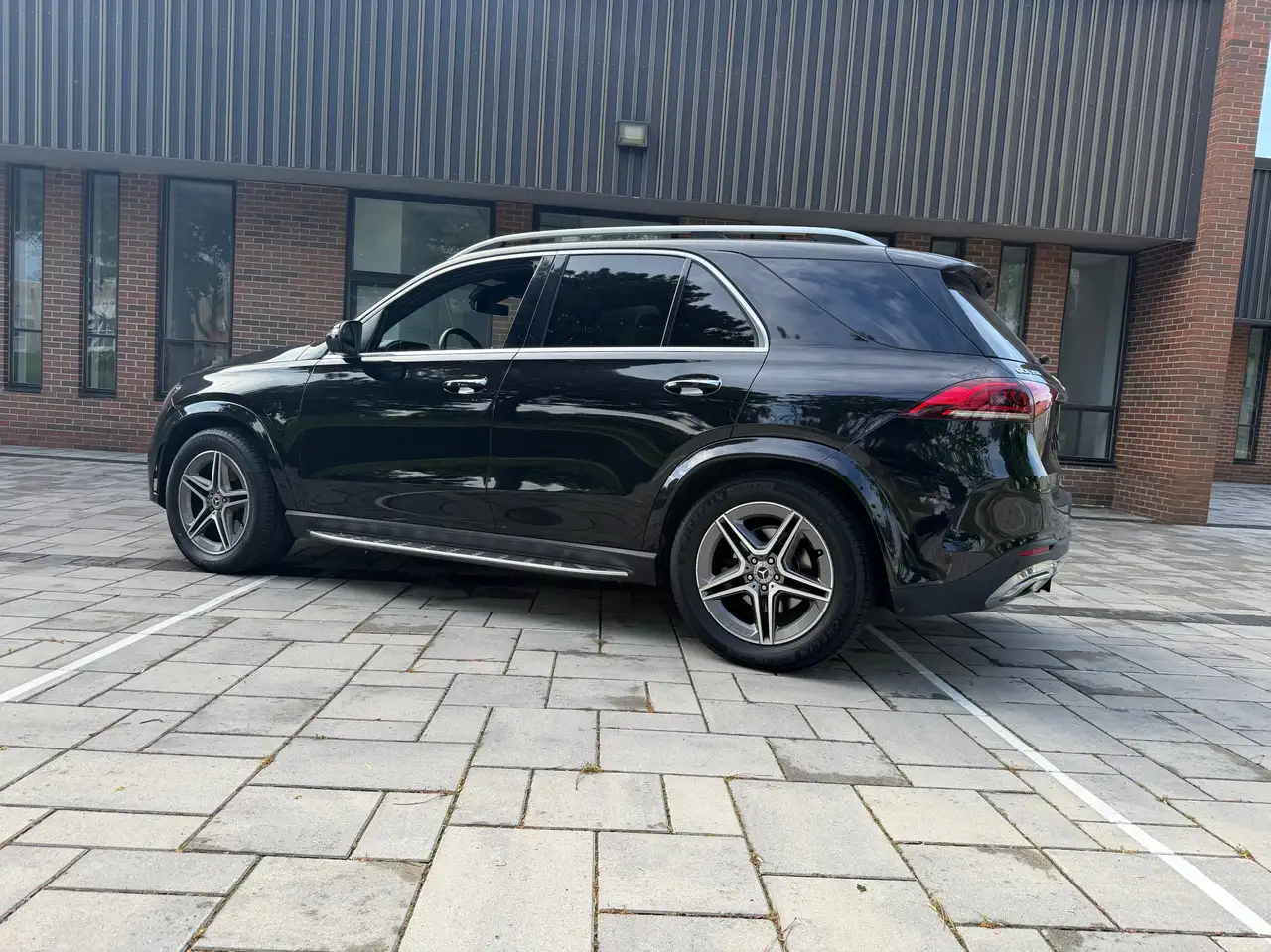 Mercedes-Benz GLE снимка Mercedes-Benz GLE
