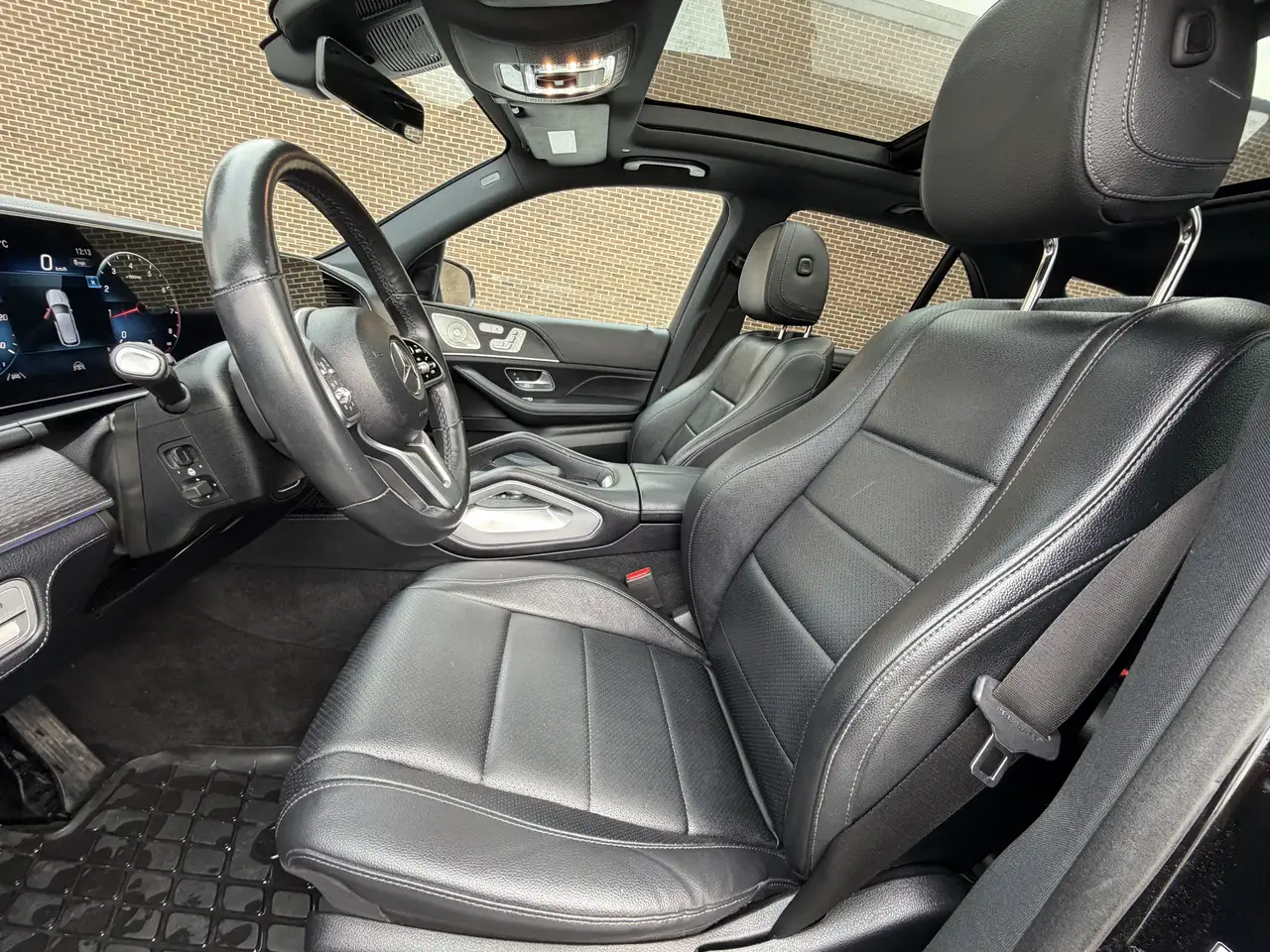 Mercedes-Benz GLE снимка Mercedes-Benz GLE