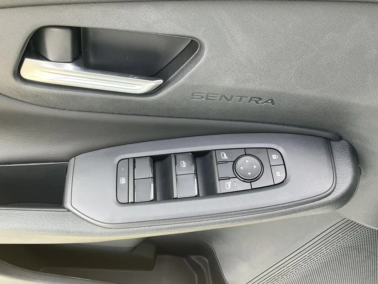 Nissan Sentra photo Nissan Sentra