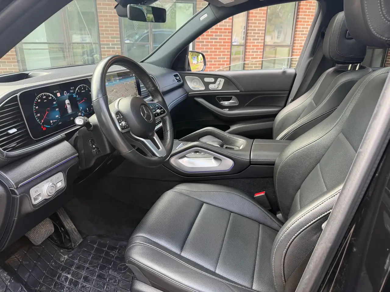 Mercedes-Benz GLE снимка Mercedes-Benz GLE