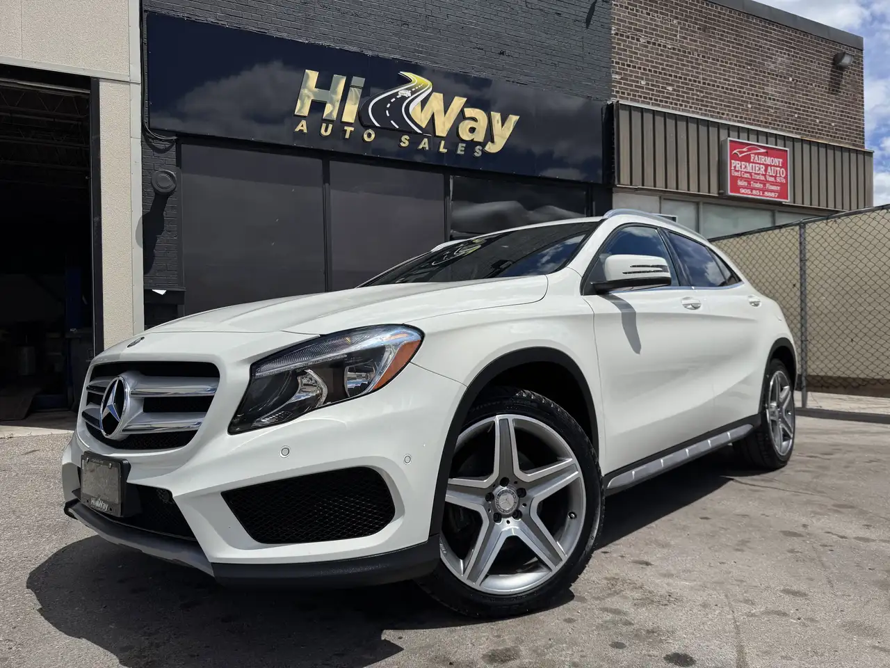 Mercedes-Benz GLA photo Mercedes-Benz GLA