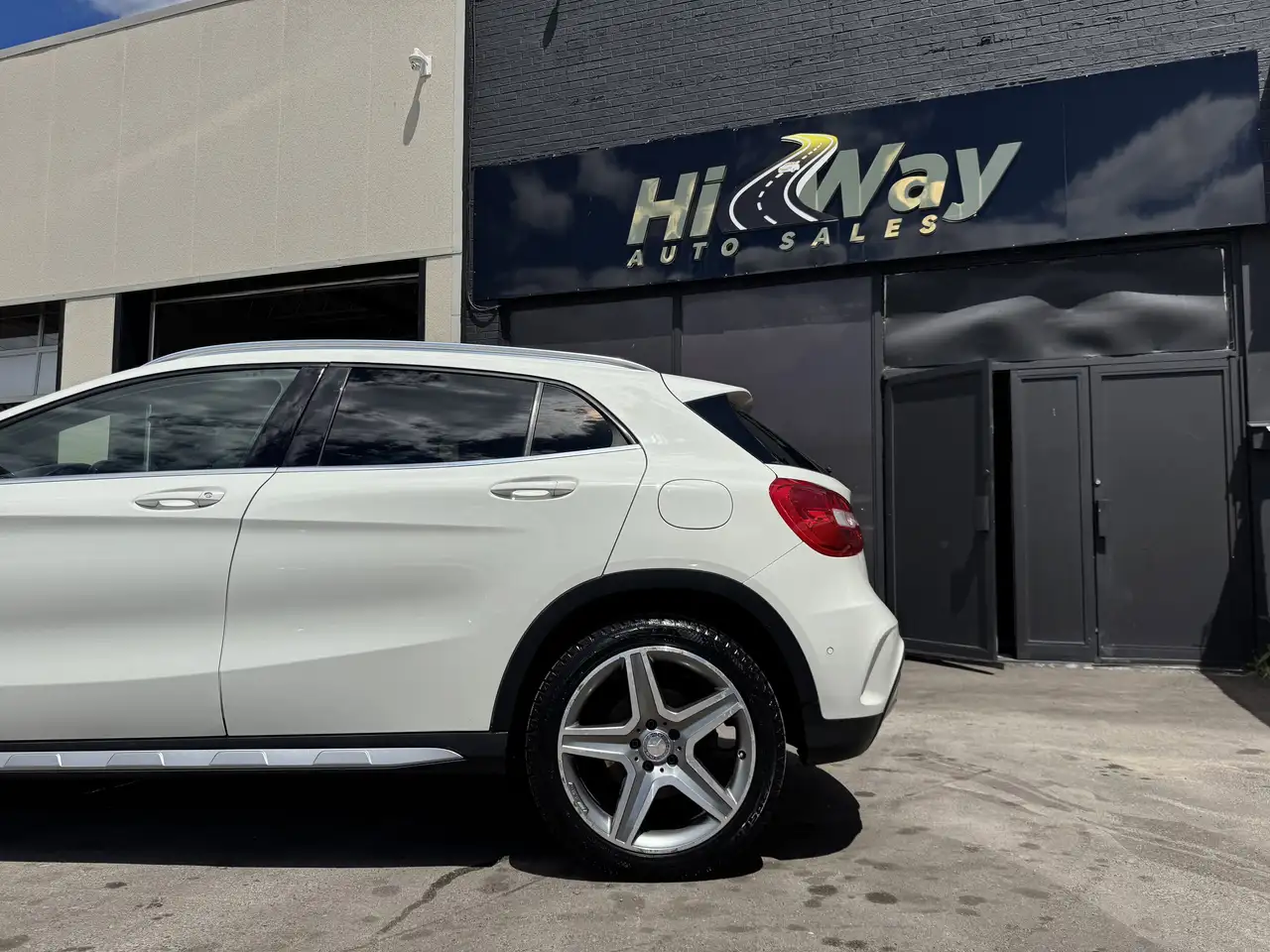Mercedes-Benz GLA photo Mercedes-Benz GLA