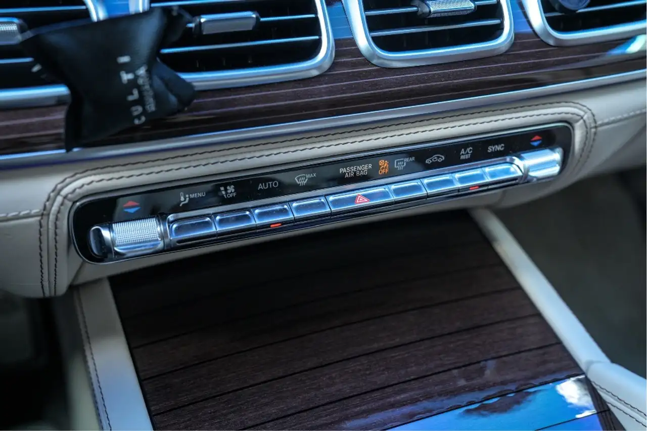 Mercedes-Benz GLS снимка Mercedes-Benz GLS