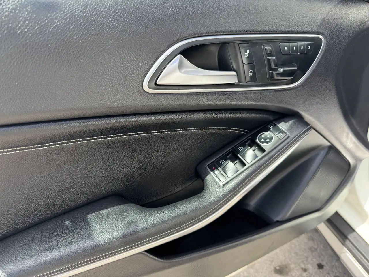 Mercedes-Benz GLA photo Mercedes-Benz GLA