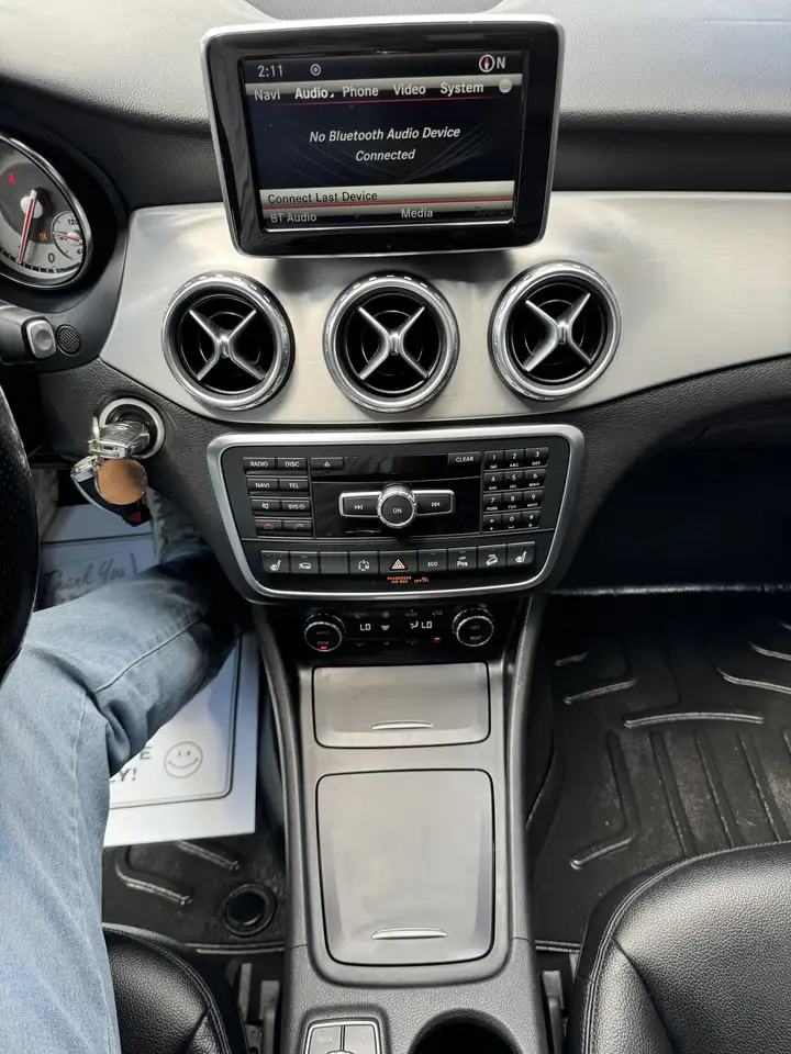 Mercedes-Benz GLA photo Mercedes-Benz GLA