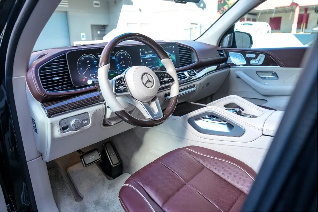 Mercedes-Benz GLS снимка Mercedes-Benz GLS