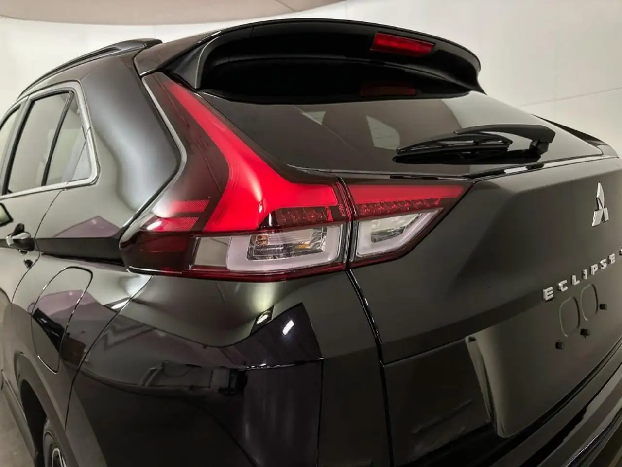 Mitsubishi Eclipse Cross снимка Mitsubishi Eclipse Cross