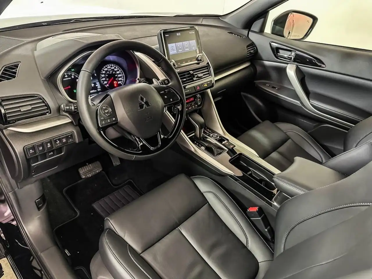 Mitsubishi Eclipse Cross снимка Mitsubishi Eclipse Cross