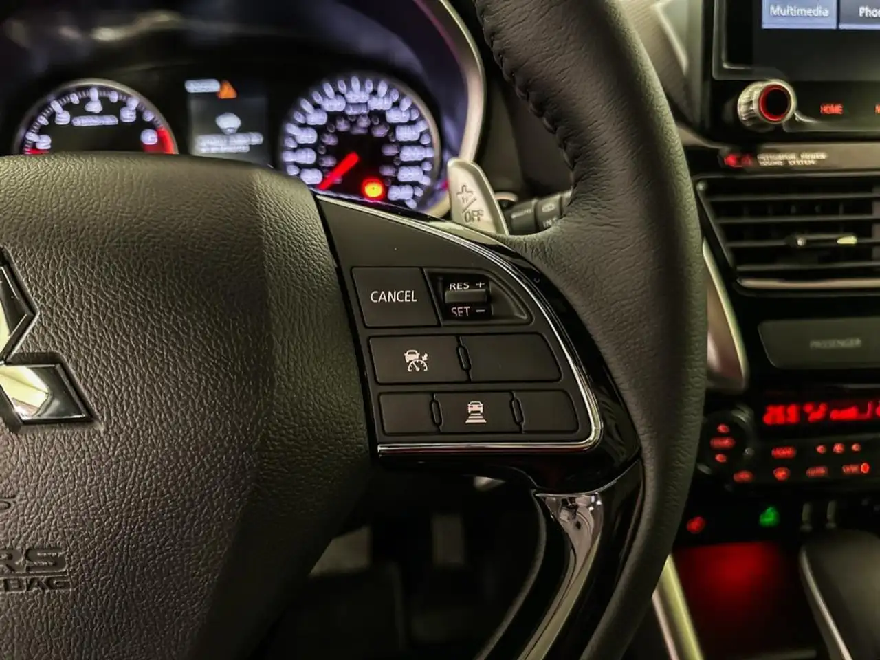 Mitsubishi Eclipse Cross снимка Mitsubishi Eclipse Cross