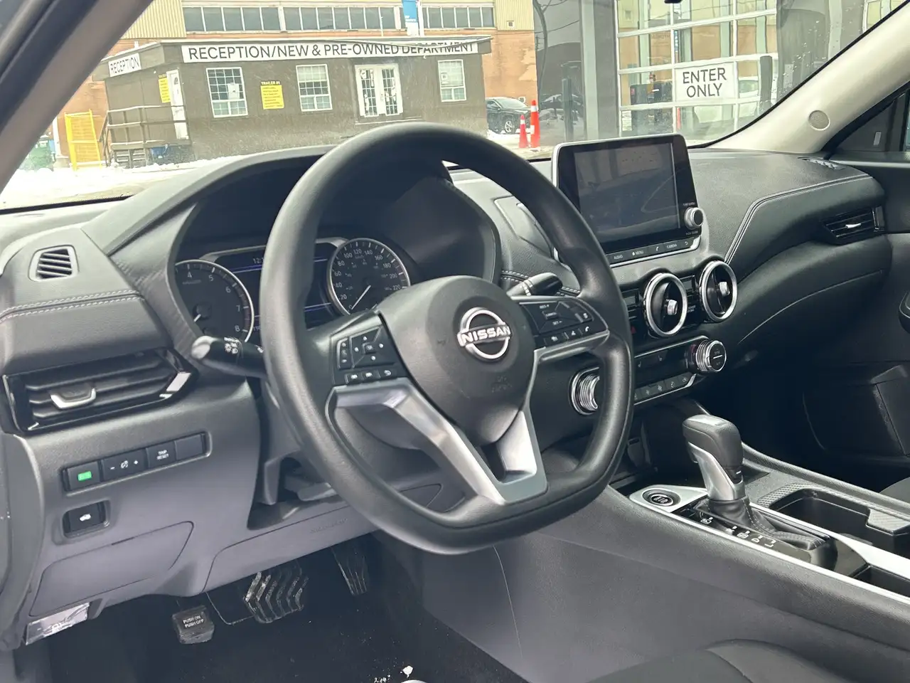 Nissan Sentra снимка Nissan Sentra
