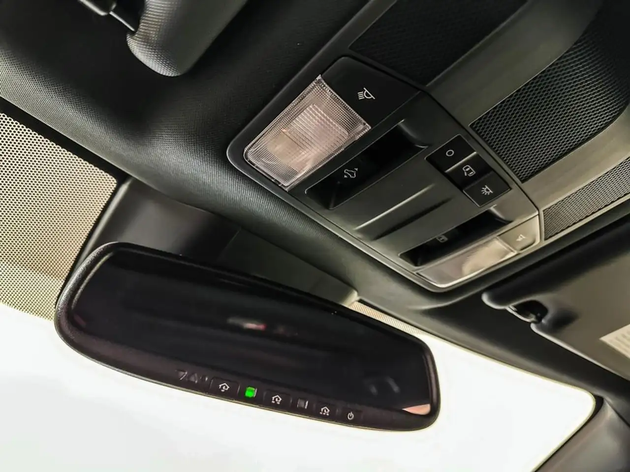 Mitsubishi Eclipse Cross снимка Mitsubishi Eclipse Cross