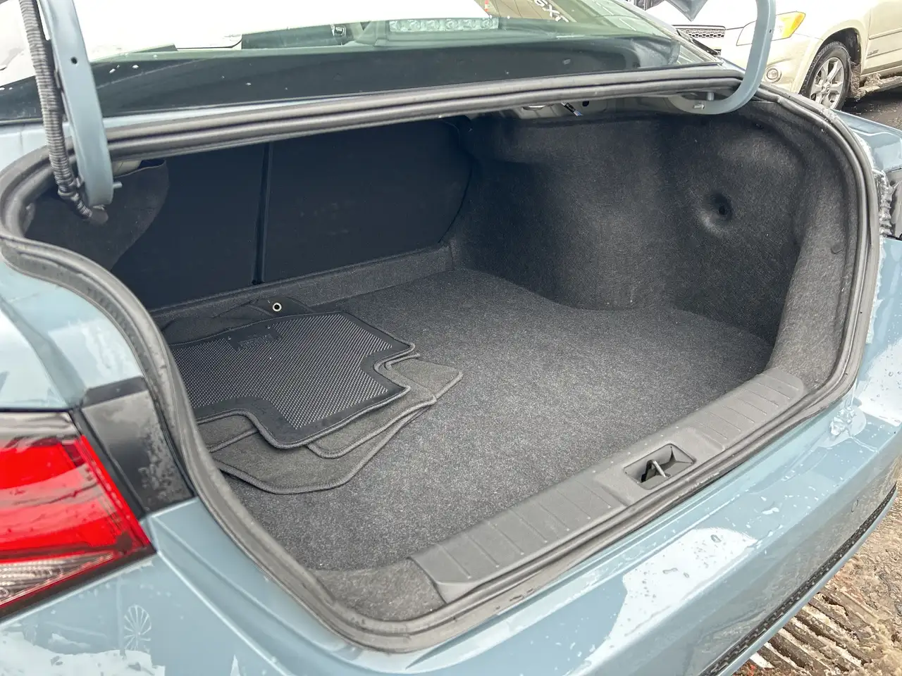 Nissan Sentra снимка Nissan Sentra