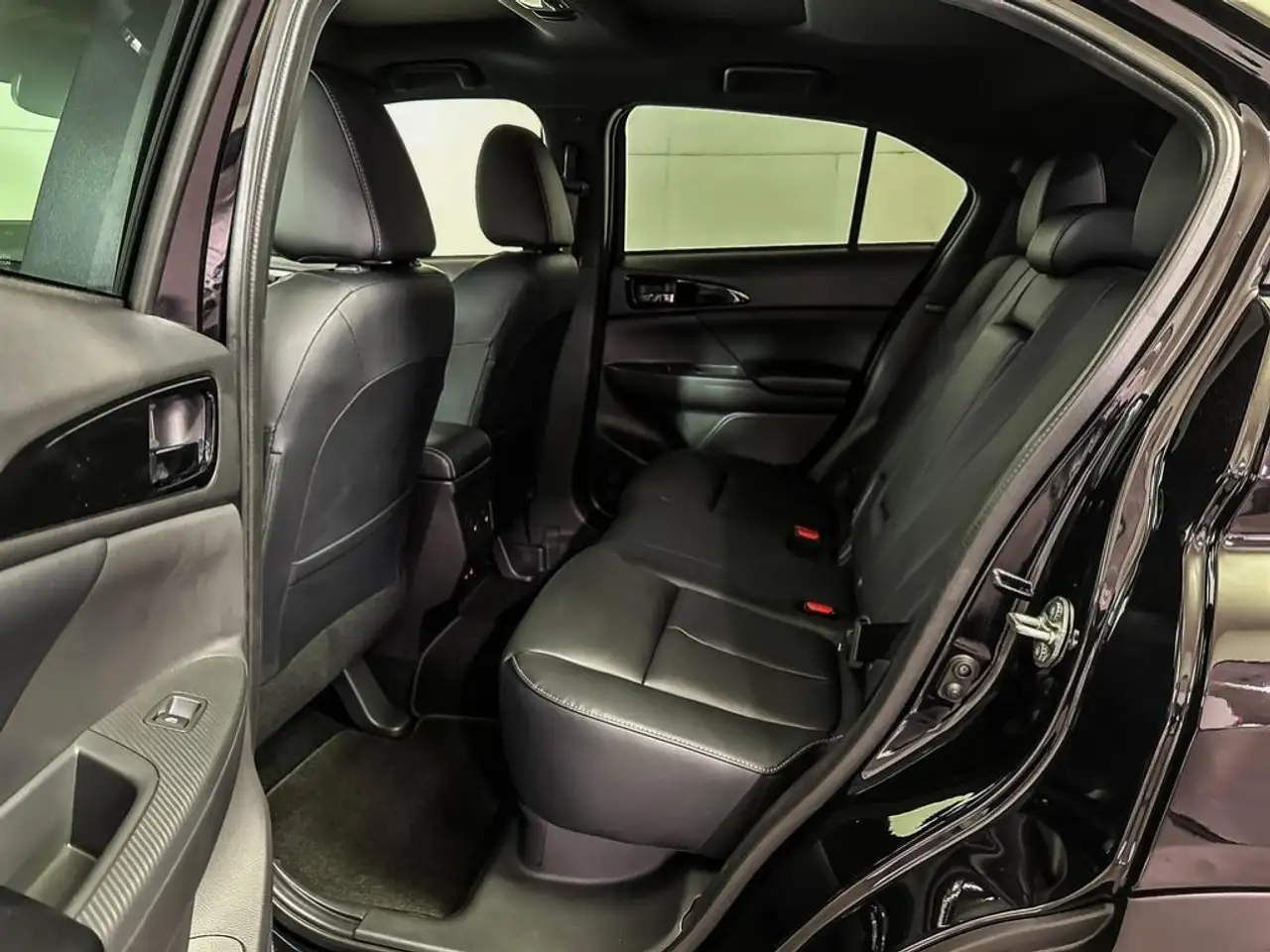 Mitsubishi Eclipse Cross снимка Mitsubishi Eclipse Cross
