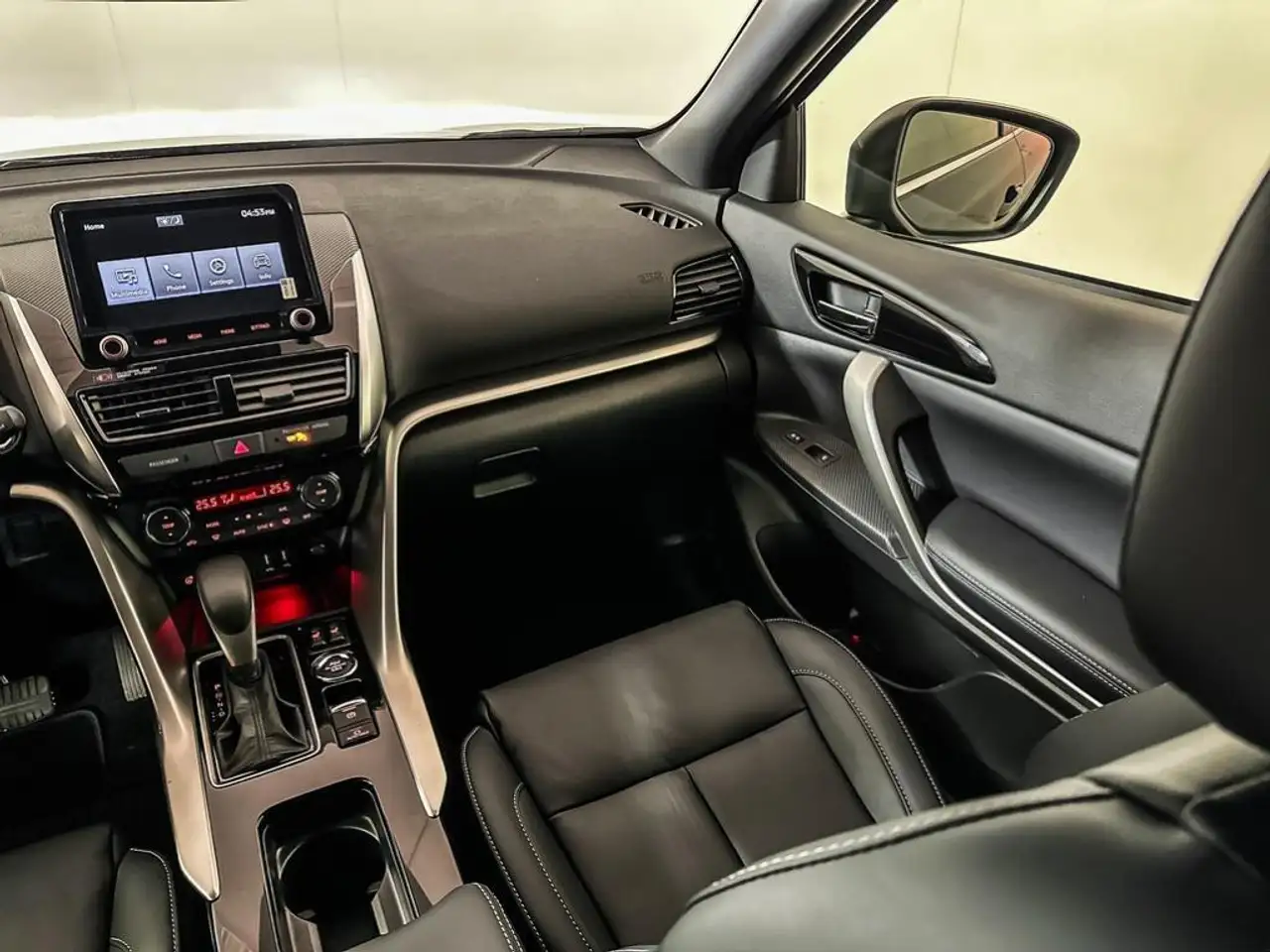 Mitsubishi Eclipse Cross снимка Mitsubishi Eclipse Cross