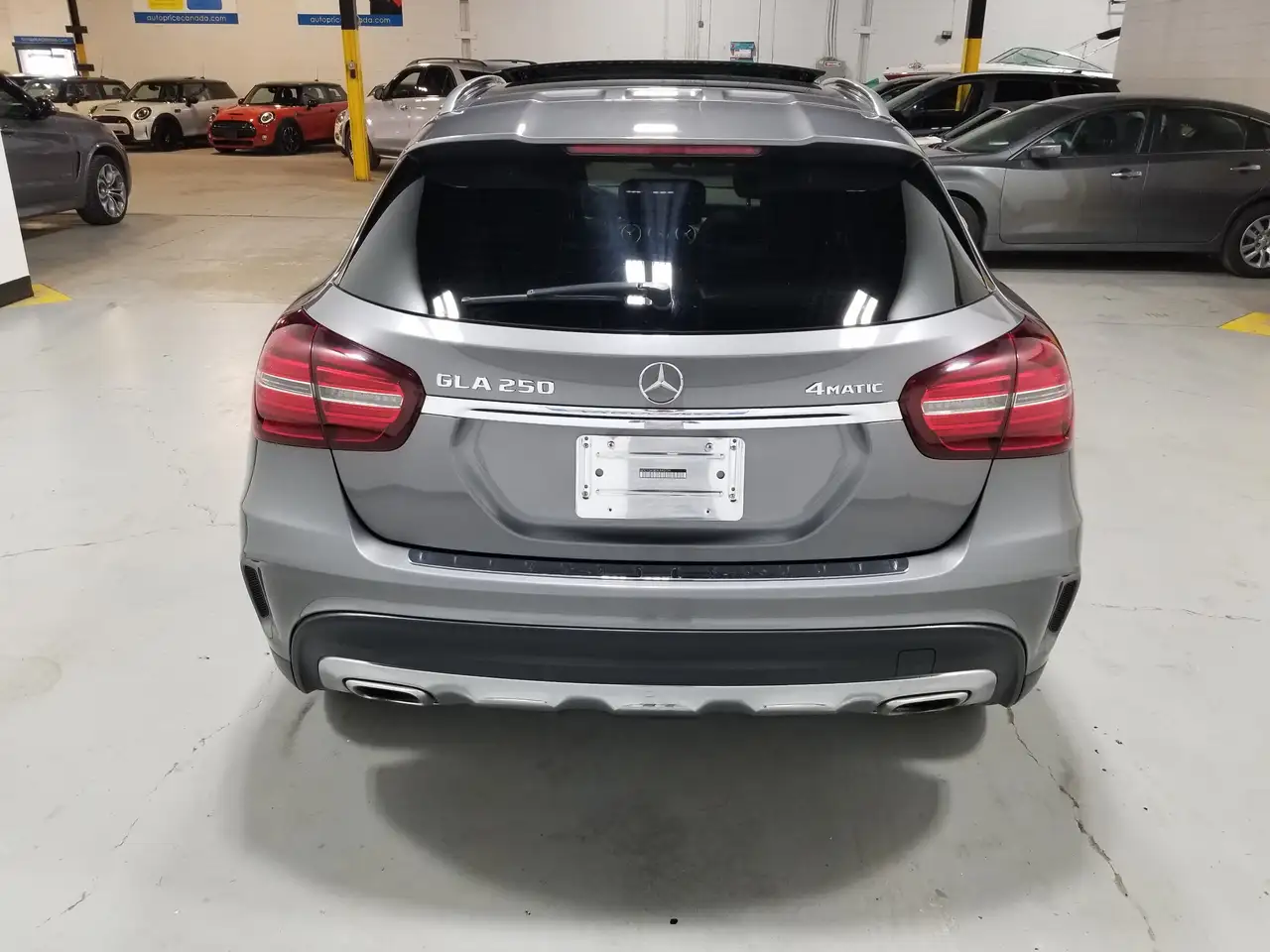 Mercedes-Benz GLA снимка Mercedes-Benz GLA