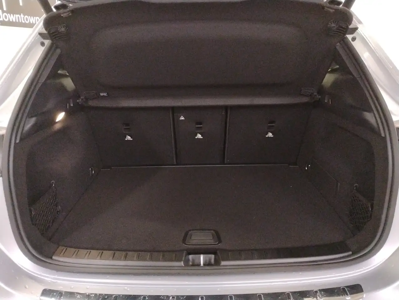 Mercedes-Benz GLA снимка Mercedes-Benz GLA