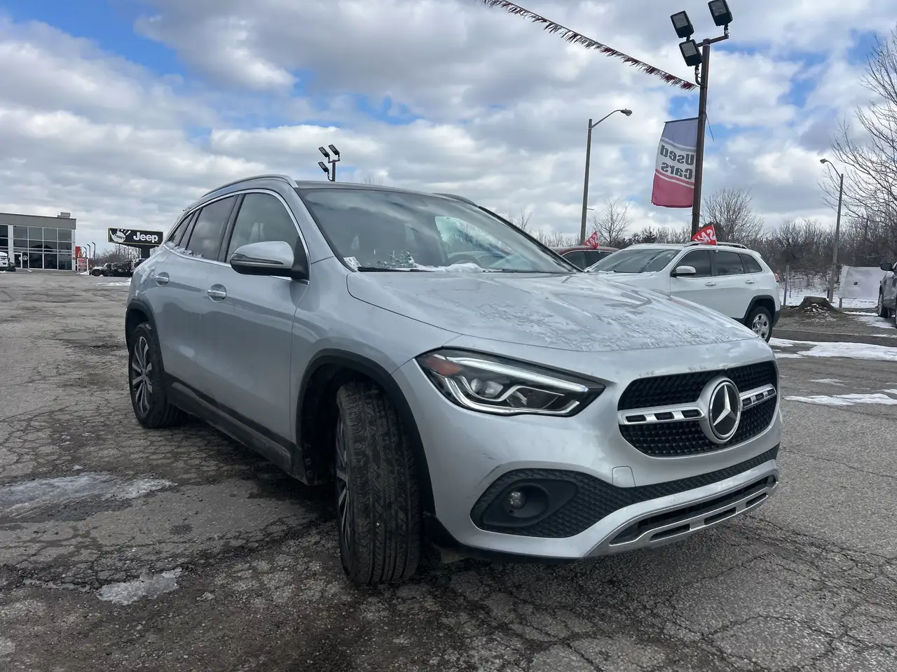 Mercedes-Benz GLA снимка Mercedes-Benz GLA
