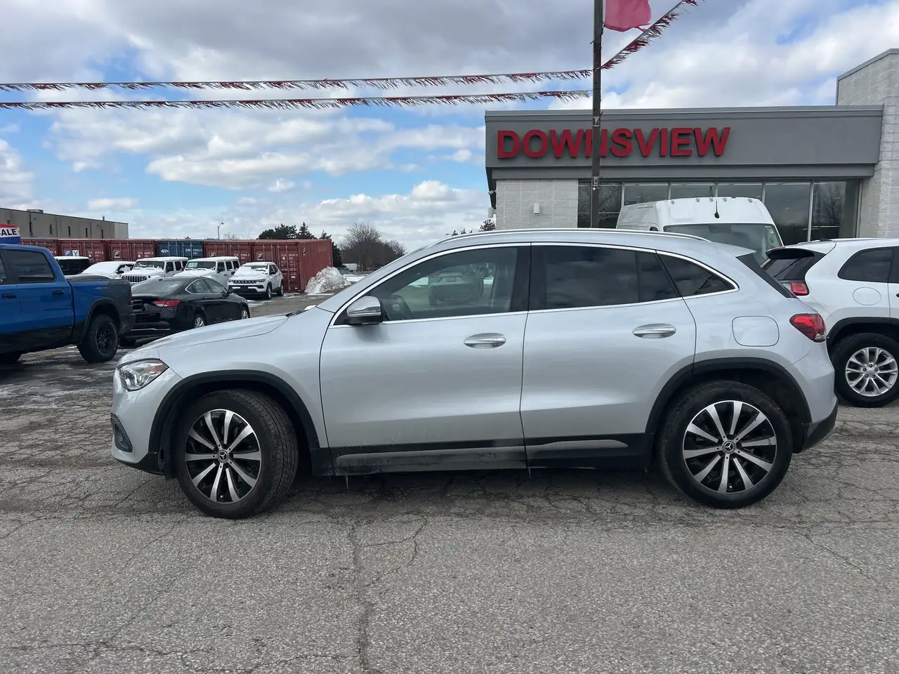Mercedes-Benz GLA снимка Mercedes-Benz GLA