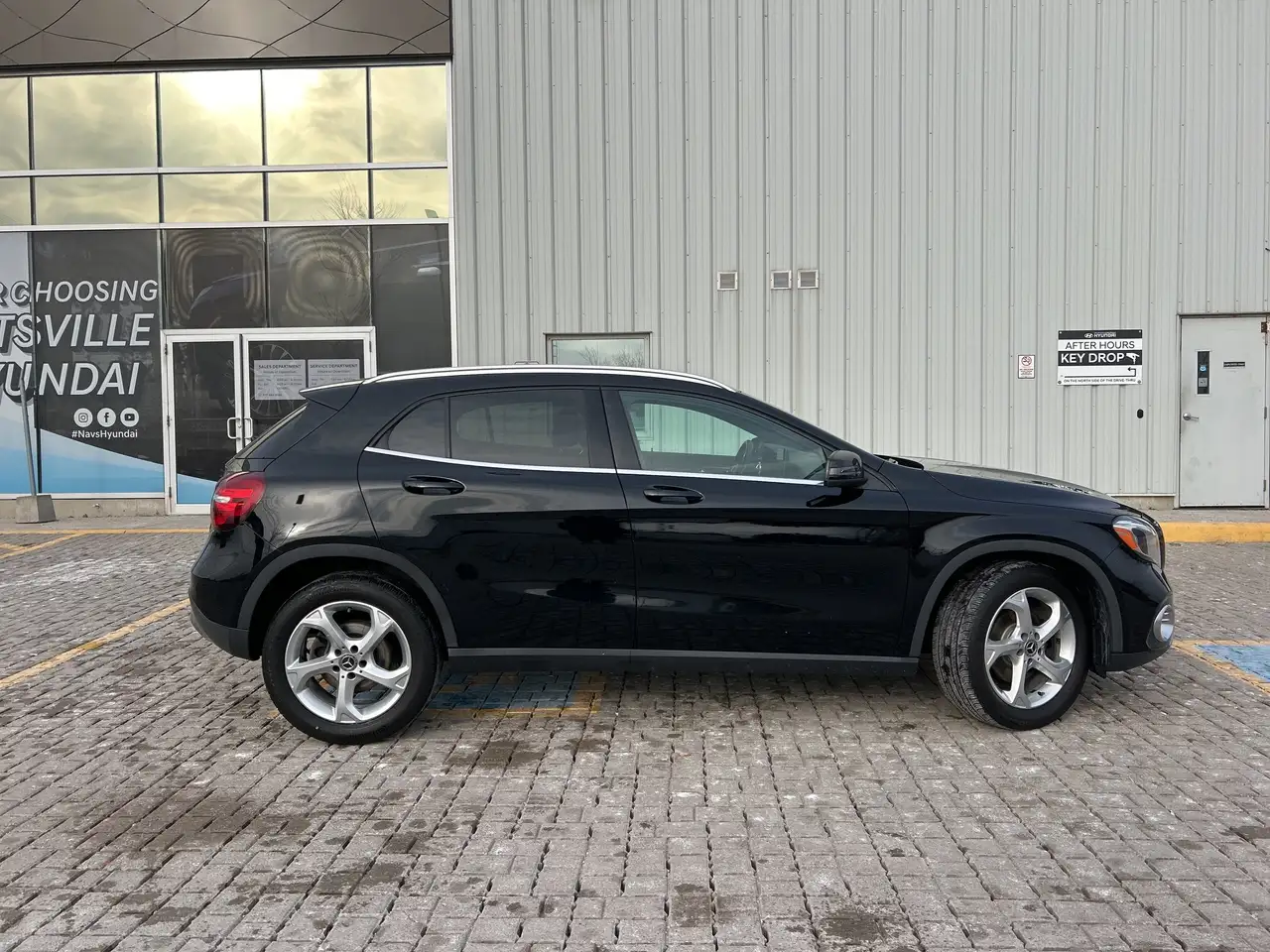 Mercedes-Benz GLA снимка Mercedes-Benz GLA
