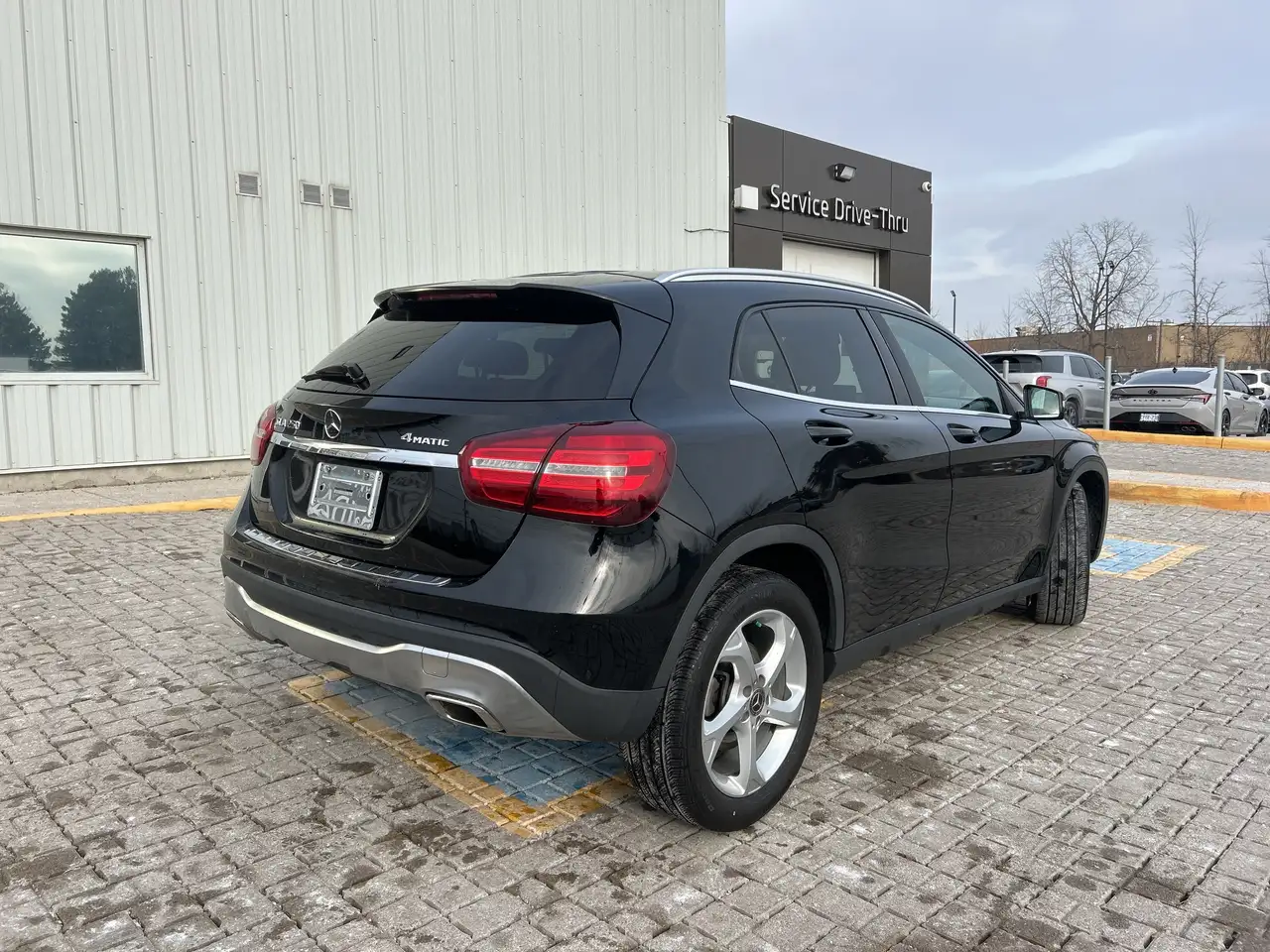 Mercedes-Benz GLA снимка Mercedes-Benz GLA