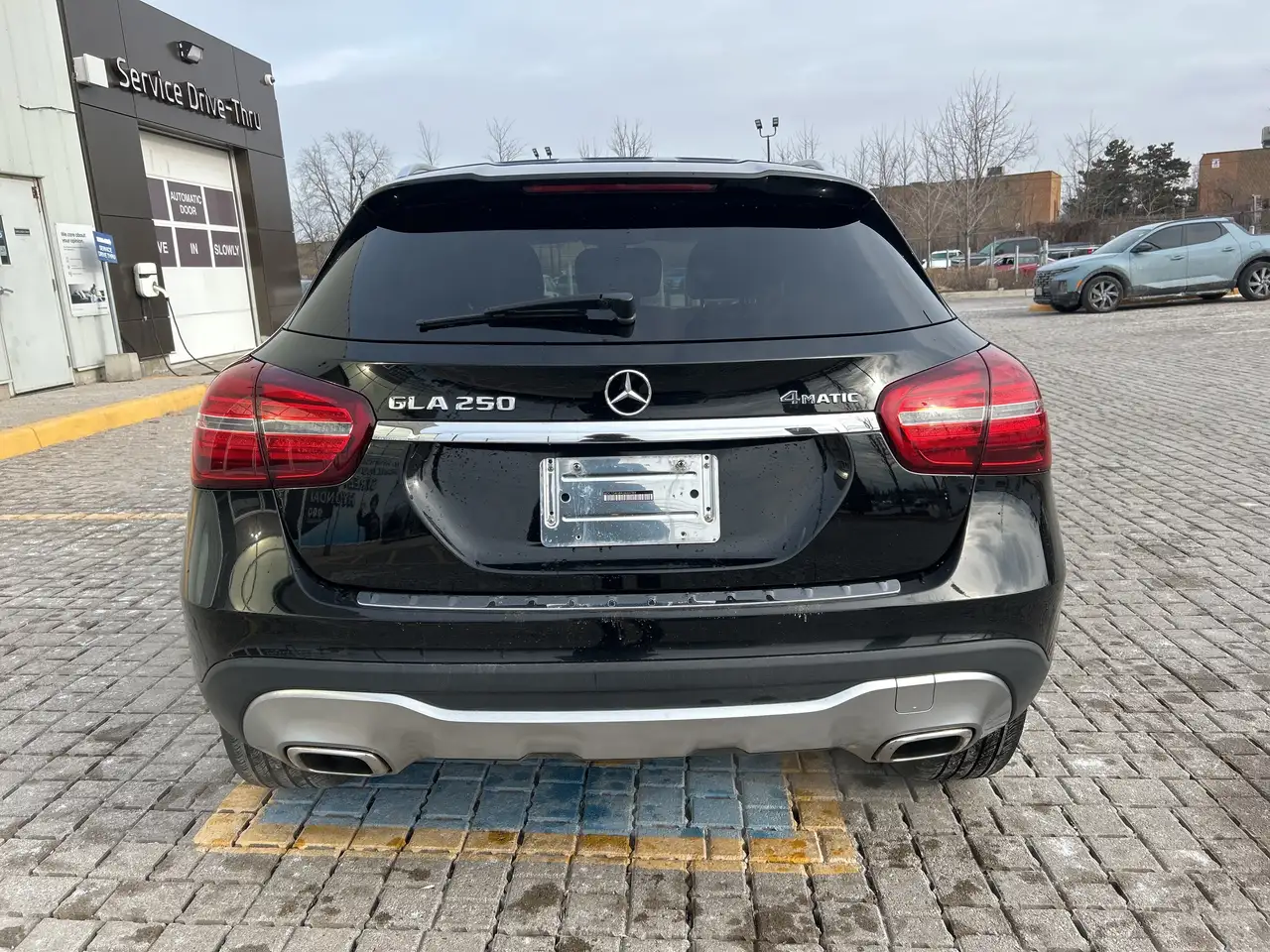 Mercedes-Benz GLA снимка Mercedes-Benz GLA