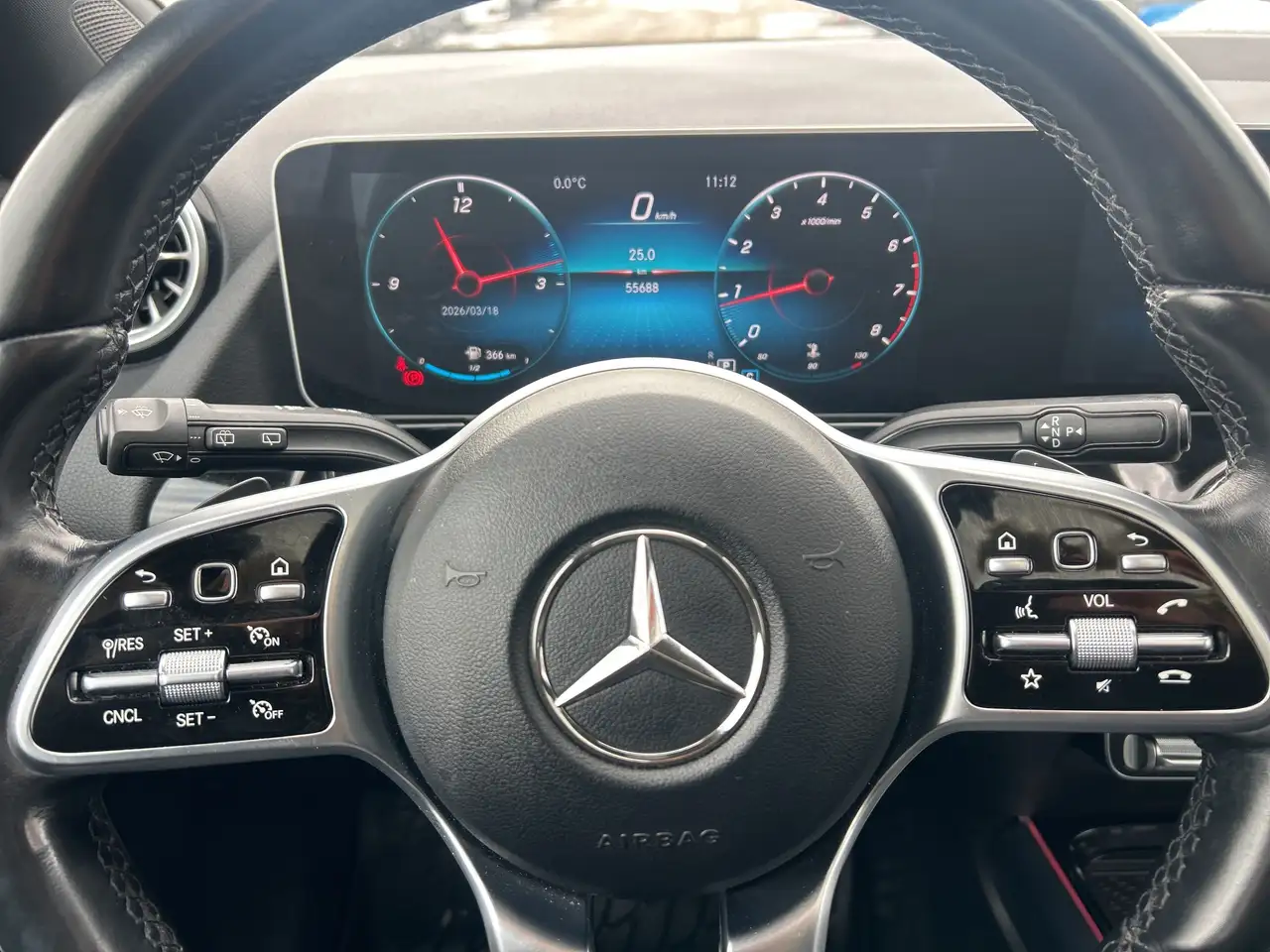 Mercedes-Benz GLA снимка Mercedes-Benz GLA
