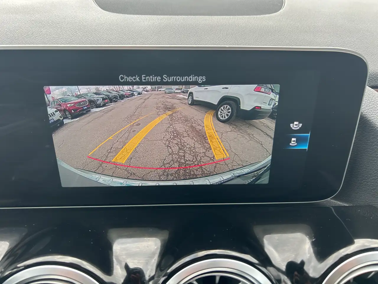 Mercedes-Benz GLA снимка Mercedes-Benz GLA