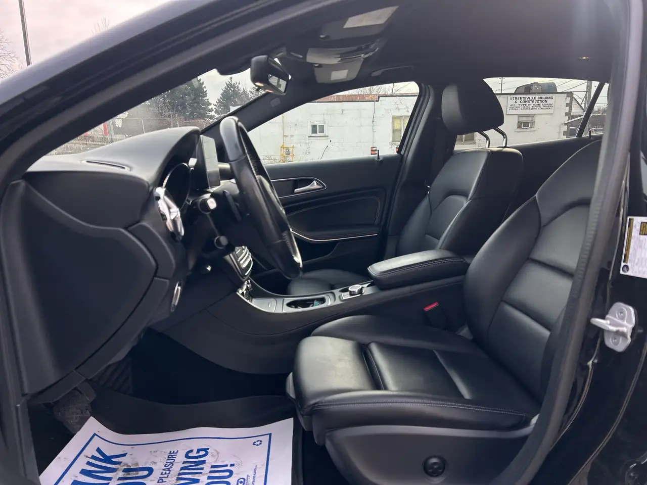 Mercedes-Benz GLA снимка Mercedes-Benz GLA